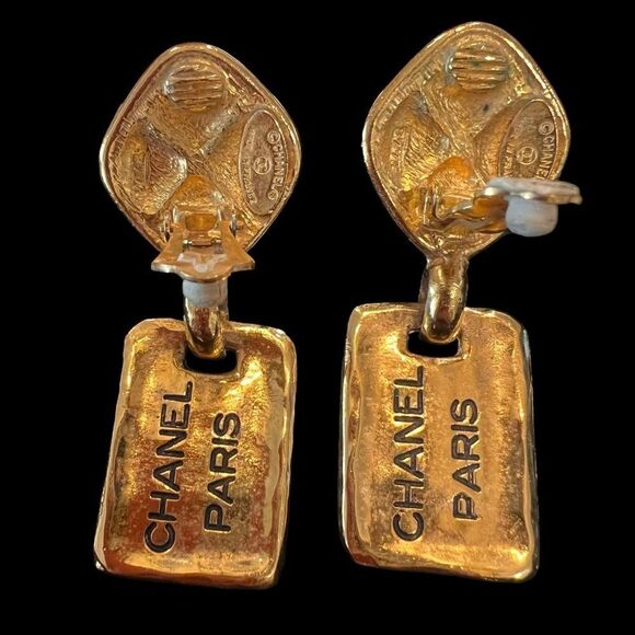 Chanel Vintage Logo Diamond Quilting Gold Plated Dangle Earrings - Picture 3 of 5